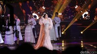 Selain itu Syahrini juga dikaitkan dalam kasus First Travel karena pernah umroh dengan jasa travel tersebut. Pool/Hanif Hawari/detikFoto.
