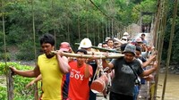 Dusun Panassang dan Kalidong, Desa Tallubamba, di Kabupaten Enrekang, Sulawesi Selatan (Sulsel), segera terang benderang di malam hari. PLN sudah membangun jaringan ke sana, listrik mulai mengalir akhir tahun ini. (Dok. PLN)