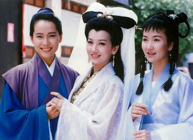 Ini adalah Pai Su Chen bersama suaminya, Xu Xian dan adiknya Xiao Qing. White Snake Legend sendiri bercerita tentang kisah cinta legendaris antara manusia dan siluman ular yang sakti. Namun harus melewati beberapa takdir buruk dan rintangan. Foto: Ist.