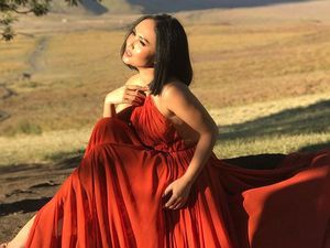 Yuni Shara Tetap Cantik dan Seksi