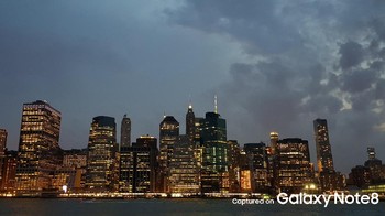 Diambil dari kamera wide-angle f/1.7 Galaxy Note 8. Foto: Samsung