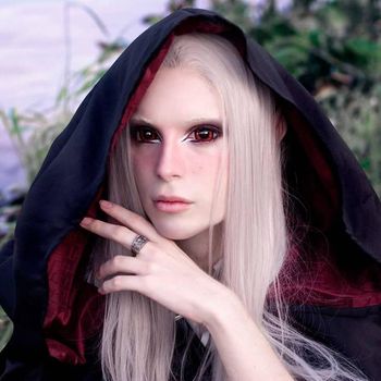 Pria Terobsesi Jadi Peri, Perawatan Rp 68 Juta Tiap Bulan Agar Kulit Pucat