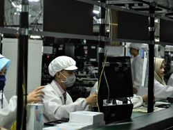 Mengintip Proses Pembuatan Ponsel Vivo