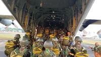 Panglima Divisi Infanteri I Kostrad, Mayjen TNI Ainurrahman yang pada saat itu meyaksikan penerjunan mengungkapkan kebanggaannya karena latihan dapat berlangsung dengan lancar dan aman. (dok. Kostrad).