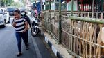 Ketika Trotoar Dijadikan Lapak Hewan Kurban