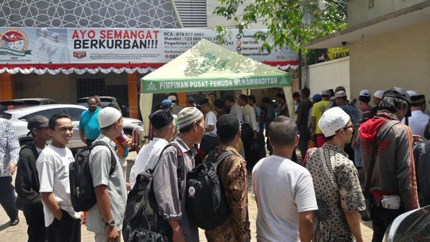 Simbol Toleransi di Warung Gratis Bagi Dhuafa