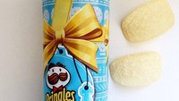 Sugar Cookie Pringles merupakan salah satu edisi terbatas pada musim liburan 2016. Keripik ini dibuat dengan memasukkan gula ke dalam pringles. Keripik manis asin ini dijamin buat ketagihan.