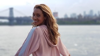 Diambil dari dua kamera Galaxy Note 8 yang salah satunya berlensa f/2.4. Foto: Samsung