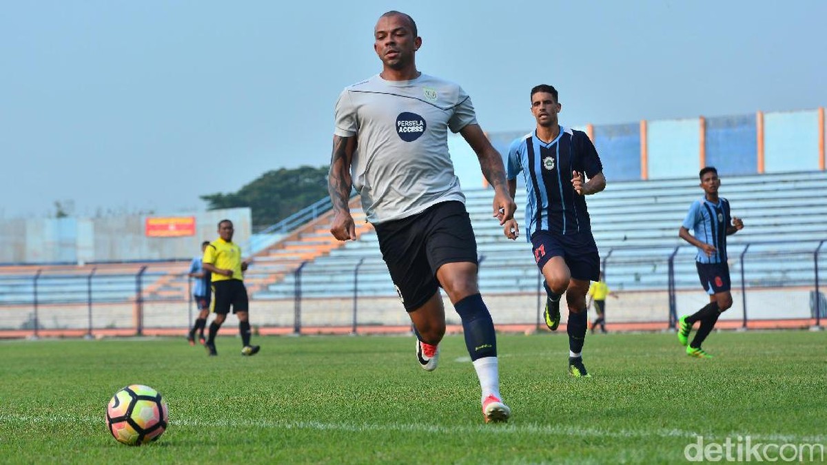 Ivan Carlos kembali Persela Lamongan. (Foto: detikcom/Eko Sudjarwo)