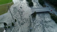 Lokasi longsor berada di lembah terpencil Val Bondasca, Cantone dei Grigion. REUTERS/LOCAL TEAM via Reuters TV.