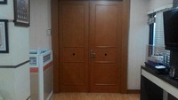 Bagian dalam ruangan itu cukup lega. lantainya kayu dan cukup bersih (Foto: dok. Istimewa)