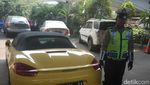 Ini Porsche Kuning Blokiran KPK yang Ditilang Polisi