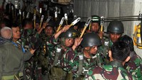 Latihan Jungar ini dilaksanakan dalam rangka menyegarkan kembali kemampuan personil Denma Brigif Para Raider 17 Kostrad dalam kegiatan terjun Statik dan Terjun Bebas Militer. (dok. Kostrad).