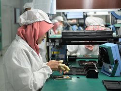 Mengintip Proses Pembuatan Ponsel Vivo