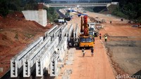 Proyek pembangunan tol Cijago seksi II membentang dari Jalan Raya Bogor hingga Kukusan, Beji, Depok.