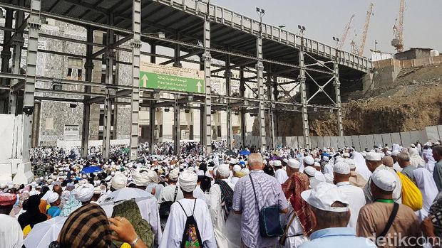 Kepadatan Jemaah Masjidil Haram di Jumat Terakhir sebelum Puncak Haji