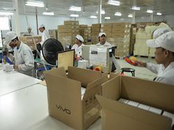Mengintip Proses Pembuatan Ponsel Vivo