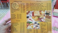 Coffeetoo punya banyak pilihan menu sarapan pagi. Menunya bergaya western berpadu gaya peranakan dari French Toast sampai morning fresh yang isinya roti, sosis, kentang, tomat dan telur (Fitraya/detikTravel)