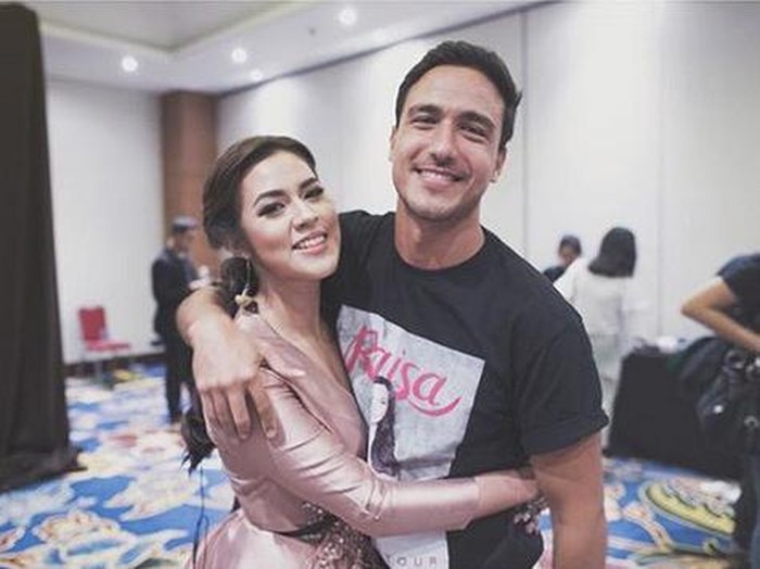 Kuatkan Hati, Ini Saran Psikolog Saat Melihat Raisa dan Hamish Daud Menikah