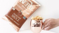 Kettle Brand Moscow Mule Potato Chips memiliki rasa yang mendekati dengan rasa koktail klasik. Tapi jangan khawatir karena keripik ini bebas alkohol dan aman untuk siapa saja.