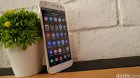 Moto Z2 Play: Mewah, Ringan Dan Awet