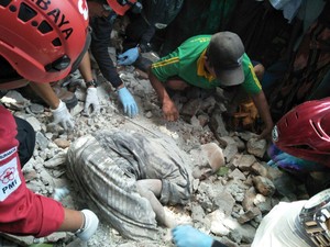 Tertimpa Tembok saat Pergi Salat Jumat, Ayub Tewas Posisi Sujud