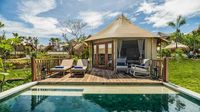 One bedroom Cliff Tent Villa dengan kolam renang pribadi (Foto: Menjangan)