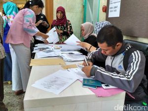 Cerita Penjual Sayur Kuras Tabungan demi Umrah First Travel