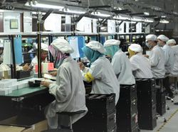 Mengintip Proses Pembuatan Ponsel Vivo