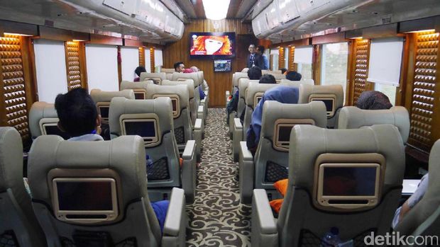 Kursi dilengkapi layar untuk hiburan (Kurnia/detikTravel)
