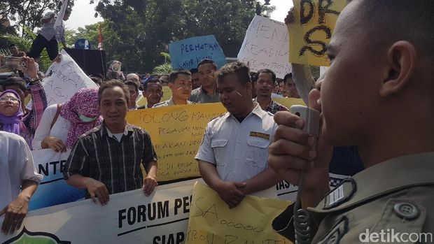 Pegawai Pemprov Banten tuntut peningkatan upah