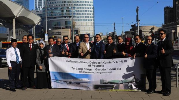 Komisi V DPR ke Polandia Bahas Transportasi