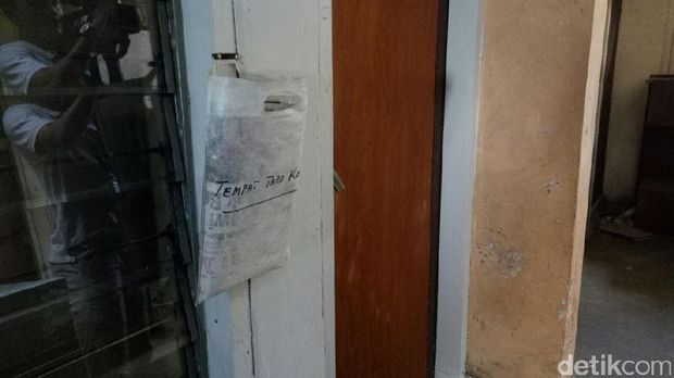 Kondisi mes sepi dan kosong.