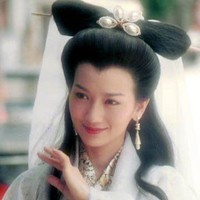 Inilah kecantikan Angie Chiu sebagai Bai Suzhen atau Pai Su Chen dalam serial Siluman Ular Putih. Serial tersebut berkisah tentang hubungan cinta sang siluman ular dengan manusia. Kisah cinta mereka harus melewati beberapa takdir buruk dan rintangan. Foto: Ist.