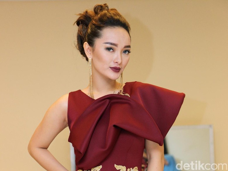 Foto: Zaskia Gotik (Hanif Hawari/detikHOT) Foto: Zaskia Gotik (Hanif Hawari/detikHOT)