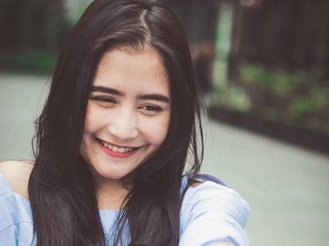 Makeup Sendiri, Prilly Latuconsina Tetap Cantik Kok!