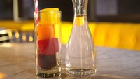 Restoran Sixth di Chicago, menciptakan kreasi cereal cocktails Silly Rabbit hasil karya Benjamin Schiller. Terbuat dari Fords gin, jus lemon, daun mint, soda, sirup, serta es batu rasa seperti orange, raspberry red, grapity purple, dan lemony yellow. Menyegarkan!