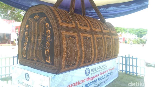 Tas Raksasa Ini Cuma Ada di Aceh