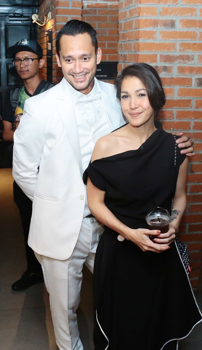 Tora Sudiro dan Mieke Amalia terlibat cinta lokasi saat sama-sama tampil dalam program Extravaganza. Keduanya mengakui perselingkuhan mereka dan telah bercerai dari pasangannya masing-masing. Kini Tora dan Mieke sudah mengarungi bahtera rumah tangga selama 11 tahun. Foto: Palevi S/detikHOT