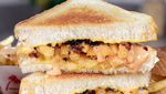 10 Selebriti Ini Melahap Makanan yang Sama Hampir Setiap Hari