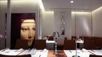 Chef Anne-Sophie Pic adalah 1 dari 6 chef perempuan di dunia yang bekerja untuk resto bintang 3 Michelin. Kalau ke Maison Pic di Prancis, Anda bisa cicip 9-course menu buatannya seharga 375 USD (Rp 5 juta).