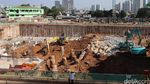 Indahnya Langit Biru di Atas Proyek Modernisasi Pasar Rumput