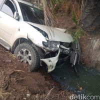 Pajero terperosok/