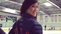 Atlet skating Kristi Yamaguchi juga punya lagu andalan untuk berlatih. Sambil melakukan pilates, ia gemar mendengarkan lagu Rihanna Dont Stop the Music dan Elevation milik U2. Foto: Instagram