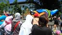 Ada 2.500 peserta yang akan ikut serta dalam Karnaval Kemerdekaan Pesona Parahyangan. Karnaval ini merupakan puncak peringatan HUT ke-72 Republik Indonesia. Foto: (Wisma Putra/detikcom).