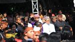 Berbaju Sunda Warna Ungu, Begini Gaya Jokowi Buka Karnaval Bandung