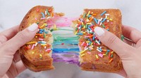 Jika ingin merasakan tren makanan pelangi, Rainbow Grilled Cheese berwarna-warni cantik ini tidak akan membuat Anda menyesal saat menikmatinya.