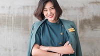 Salah satu pramugari Eva Air dalam sebuah sesi foto. Cantiknya minta ampun! (@simontsai_photo/Instagram)