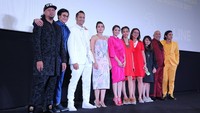 Para cast, sutradara, produser dan pendukung lain di Gala Premiere, semalam. Foto: Hanif Hawari/detikHOT