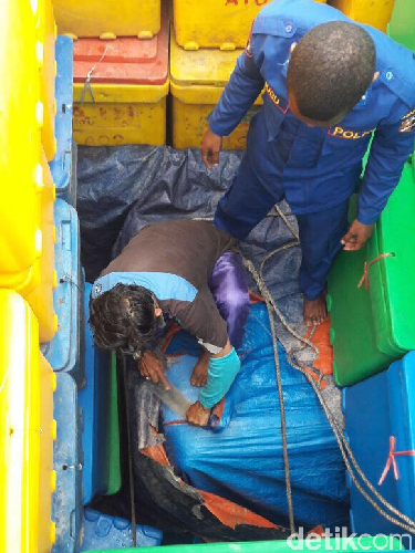 Kapal tersebut membawa belasan ton garam tanpa dilengkapi dokumen